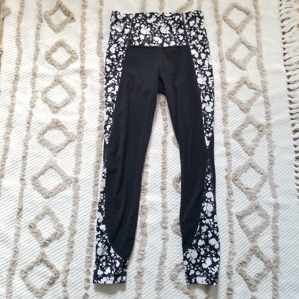 Athleta Black and White Marble Print High-Rise Leggings - Picture 4 of 14